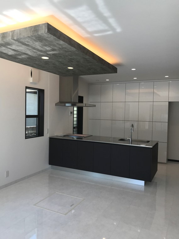 桜ヶ丘戸建のキッチン