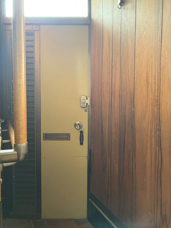 中十条戸建の玄関