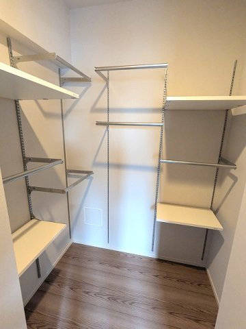 LEFOND PROGRES上野御徒町の設備|6帖洋室のウォークインクローゼット