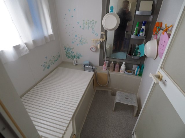 上小鳥　元ホール付き住宅の浴室