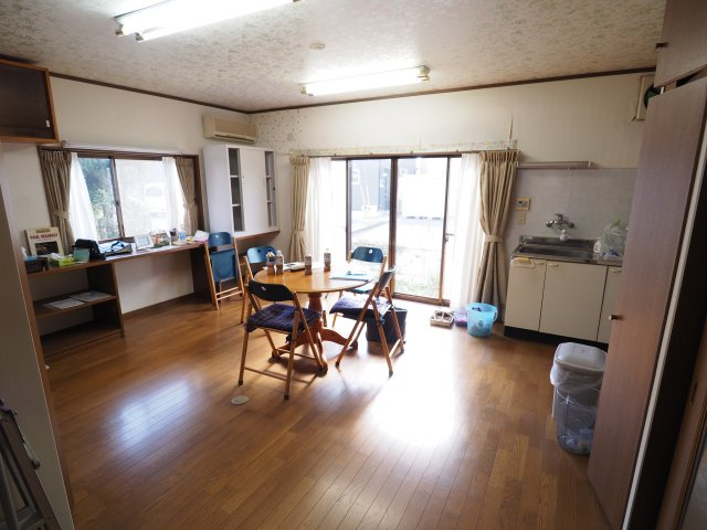 上小鳥　元ホール付き住宅のロビー