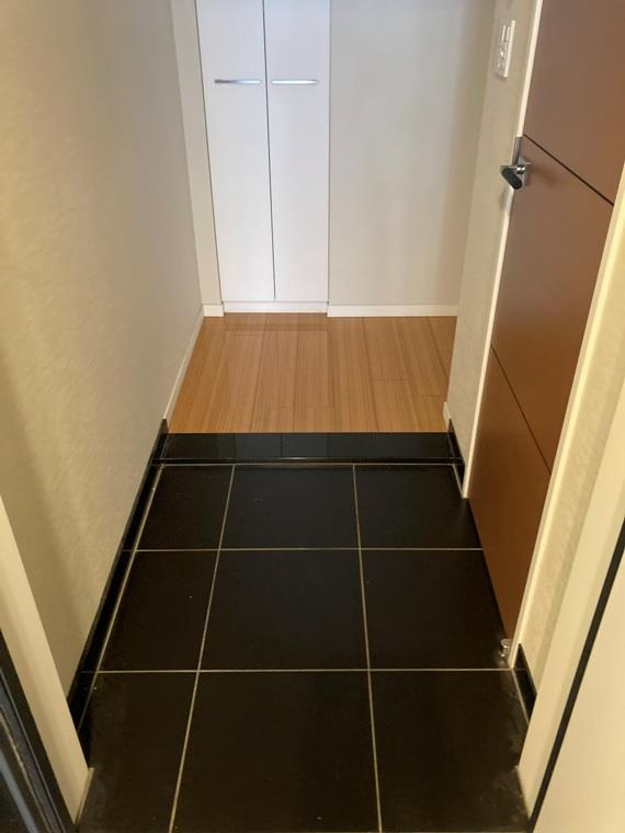 エアライズタワーの玄関