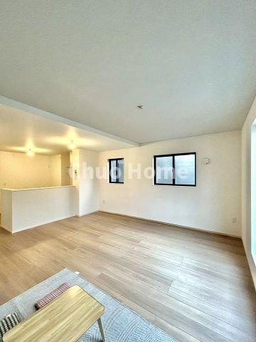 江戸川区西小松川町新築分譲住宅のキッチン|ダイニングキッチン