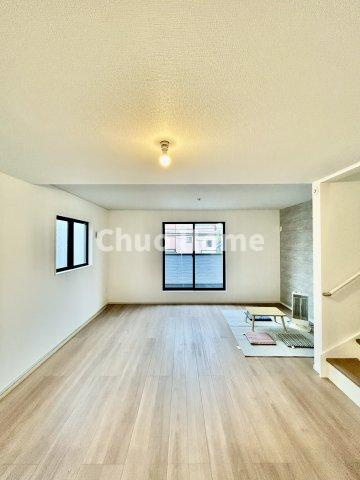 江戸川区西小松川町新築分譲住宅の居間・リビング|リビングダイニング