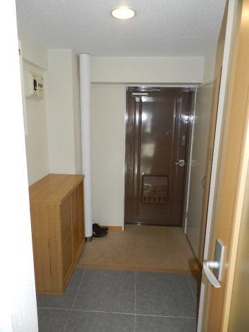 H.YamajiBuillの玄関