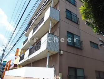 富士見マンションのエントランス