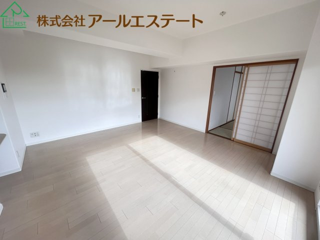 アルファステイツ東今宿　姫新線「播磨高岡駅」徒歩9分の居間・リビング