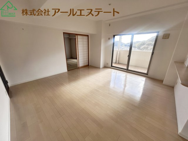 アルファステイツ東今宿　姫新線「播磨高岡駅」徒歩9分の居間・リビング