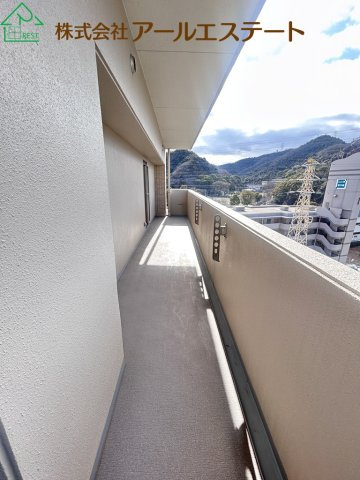 アルファステイツ東今宿　姫新線「播磨高岡駅」徒歩9分のバルコニー