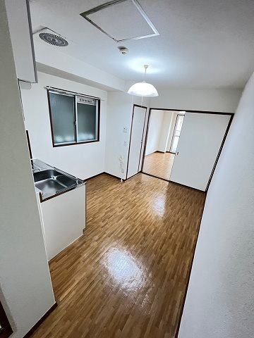 三甲イエムの居間・リビング