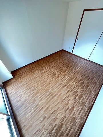 三甲イエムの内装