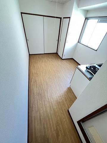 三甲イエムの居間・リビング