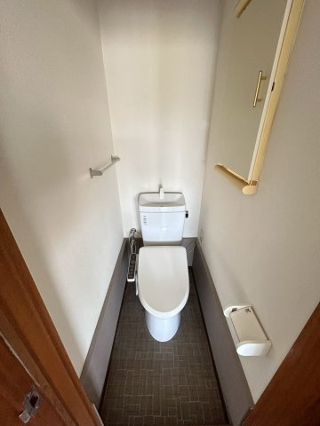 レジデンス伊川谷のトイレ|落ち着いたトイレです