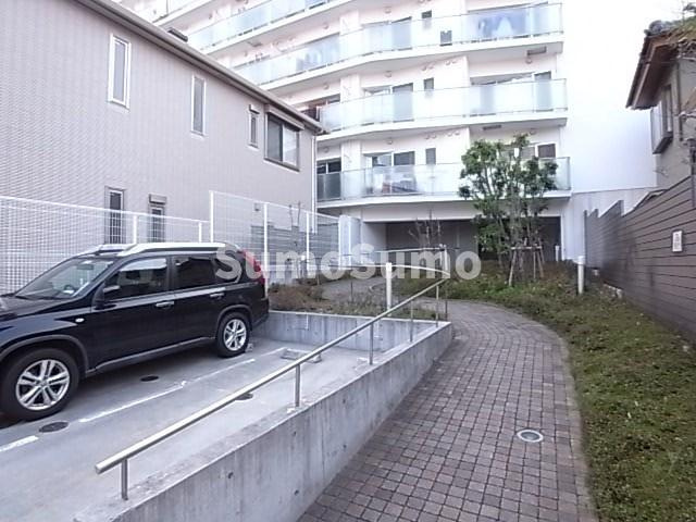 ロイスグラン神戸湊川公園のエントランス
