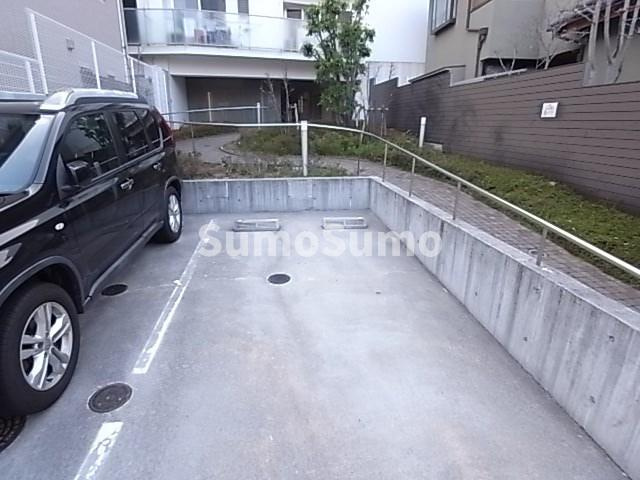 ロイスグラン神戸湊川公園の外観