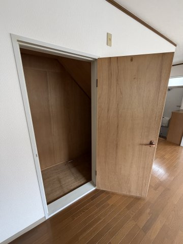 一静館　北の収納