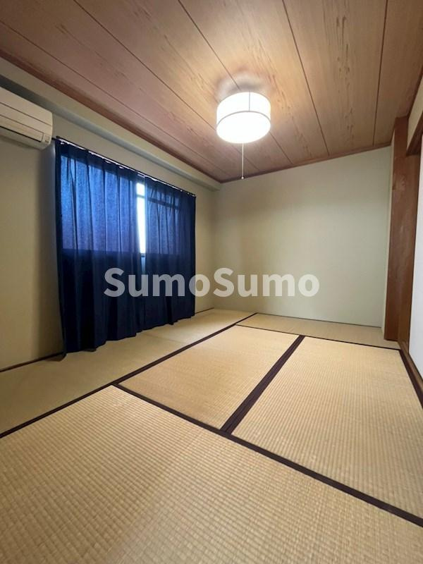 中内ハイツの寝室|広くて明るい寝室