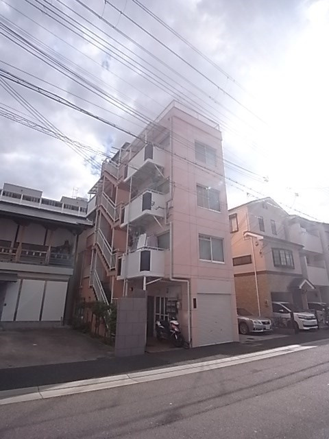 八紘ビルの外観