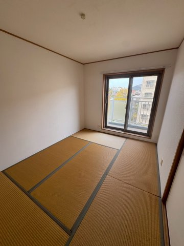 名谷六団地三一号棟の和室|和室ならではの温かな和の空間で寛ぎの時間を過ごせます