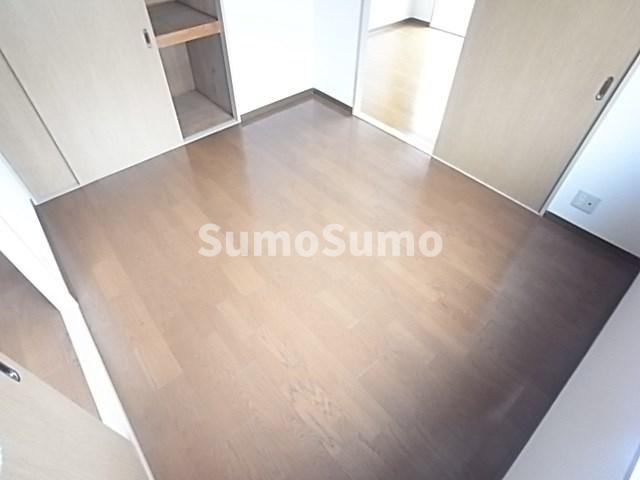 吉本マンションの寝室|開放的な寝室です