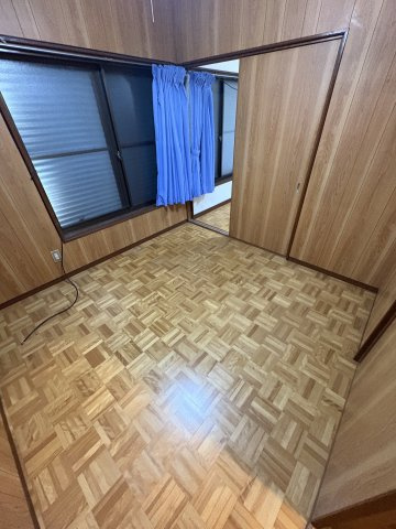 堀切戸建の内装|明るい色調の室内です