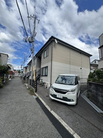 大倉山ハイツA棟の駐車場