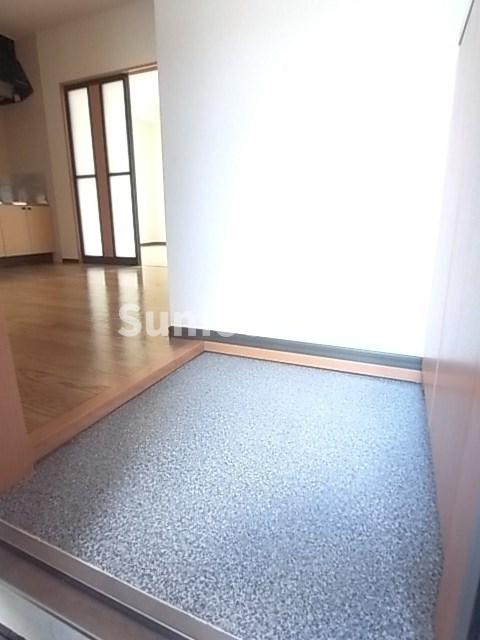 大倉山ハイツA棟の玄関