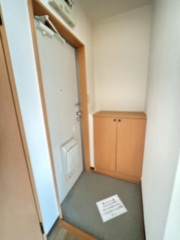 大倉山ハイツA棟の玄関