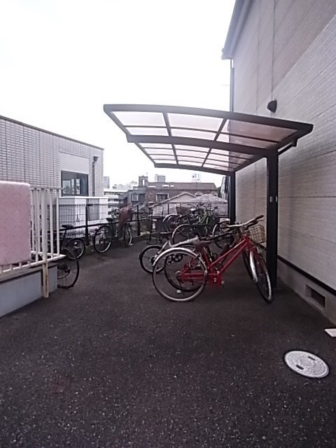 大倉山ハイツC棟の外観