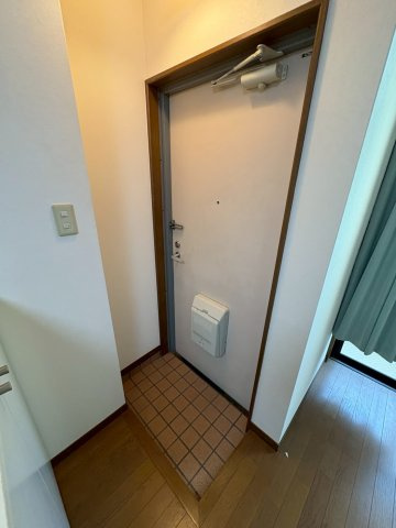 安藤マンションの玄関