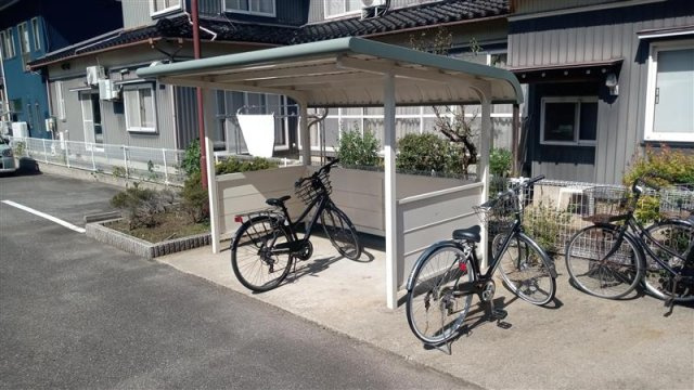 レオパレスパークハイムのその他|屋根付き駐輪場