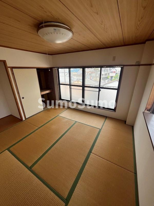 旭マンションの和室|和室ならではの温かな和の空間で寛ぎの時間を過ごせます