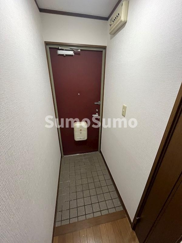 旭マンションの玄関|明るい玄関です