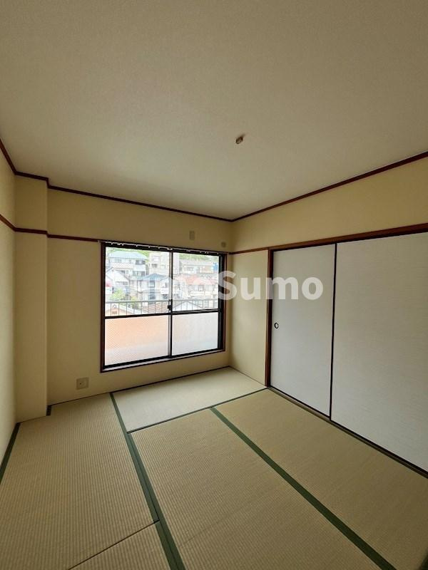 旭マンションの寝室|落ち着いて過ごせるお部屋なので、寝室にいかがでしょうか