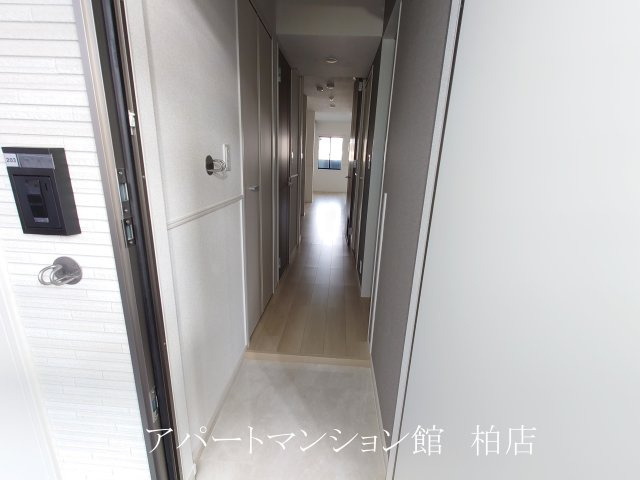 サードコートの玄関