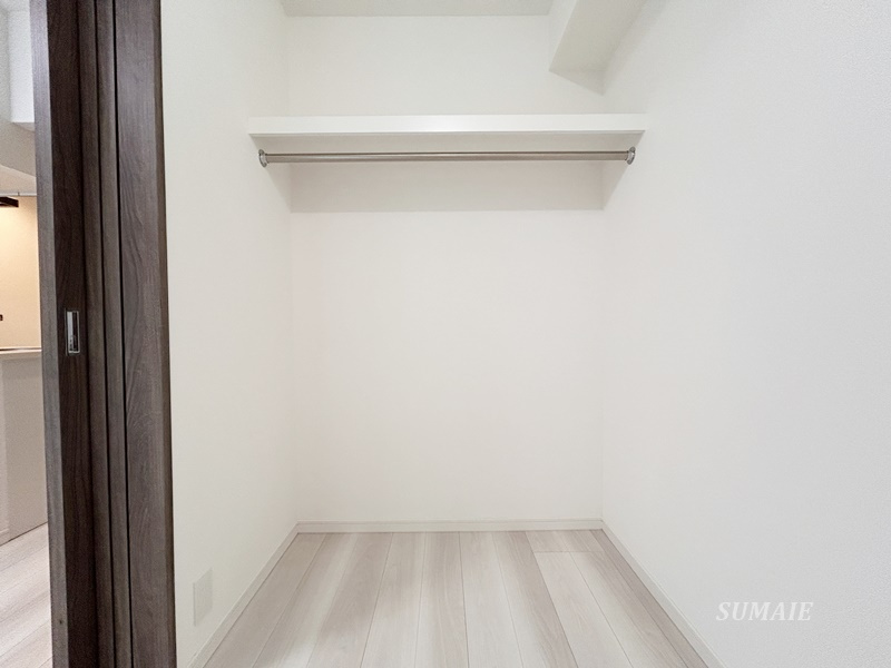 Weave Base - Oji Kamiyaの収納|洋室収納です