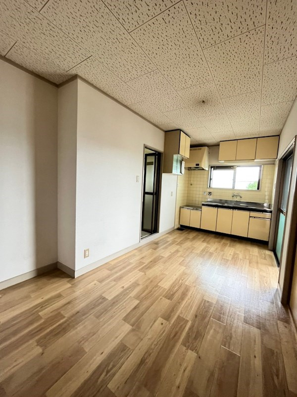 ローズハイツの居間・リビング