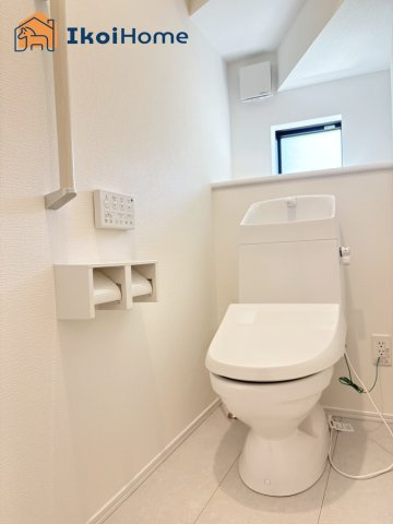 神戸市西区南別府4丁目　A号棟　新築戸建のトイレ|【ホームページに現地動画掲載中】●年中無休：当日予約可●1階・2階ウォッシュレット付のお手洗いです