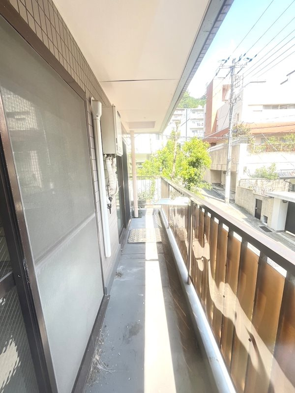 ロイヤルコート山本通のバルコニー