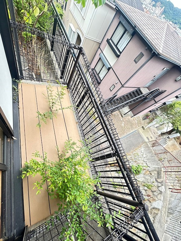 中山手ガーデンパレスＣ棟のバルコニー