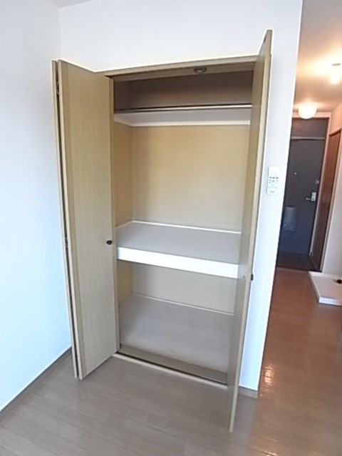 中山手ガーデンパレスＢ棟の収納