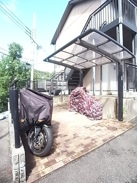 中山手ガーデンパレスＢ棟の外観