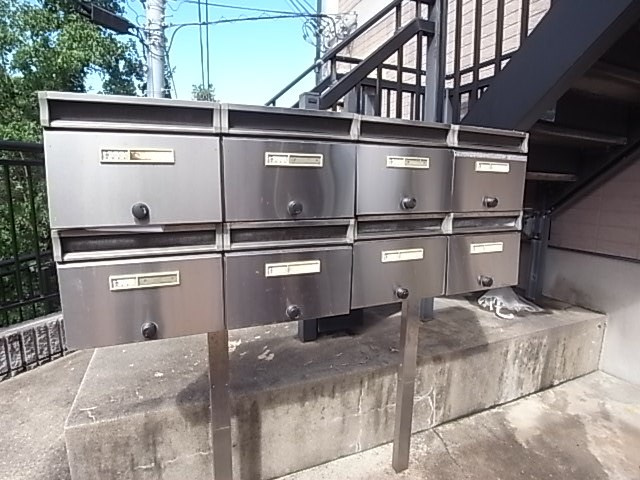 中山手ガーデンパレスＢ棟の外観