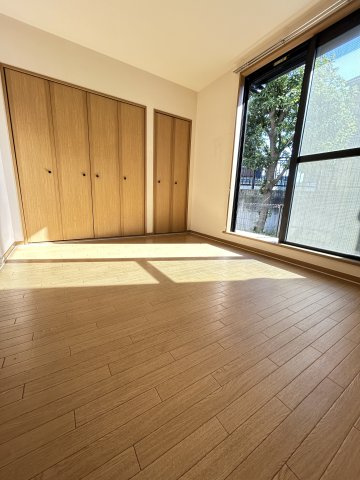 中山手ガーデンパレスA棟の居間・リビング