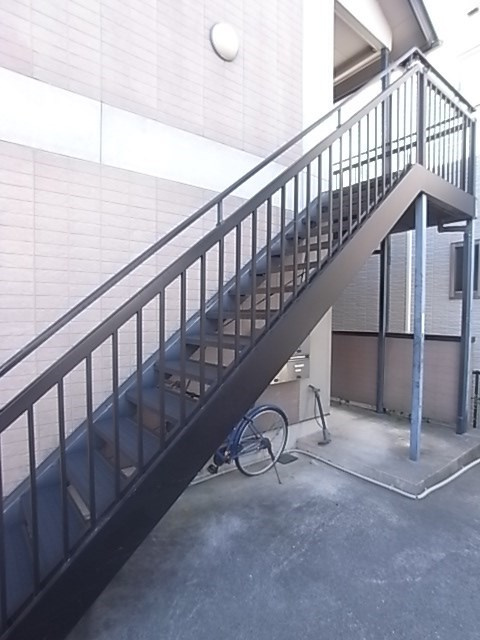 中山手ガーデンパレスA棟の外観