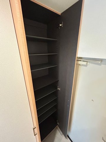ワコーレヴィアーノ須磨関守の収納