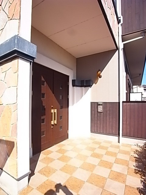 ワコーレヴィアノ上沢の外観