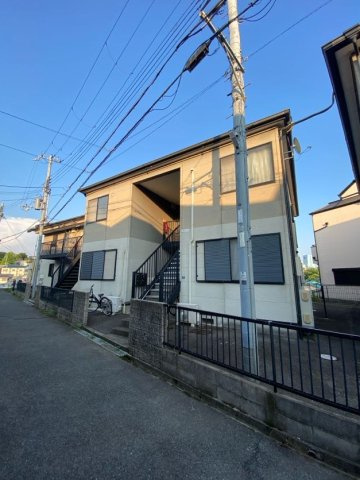 大倉山ハイツB棟の外観