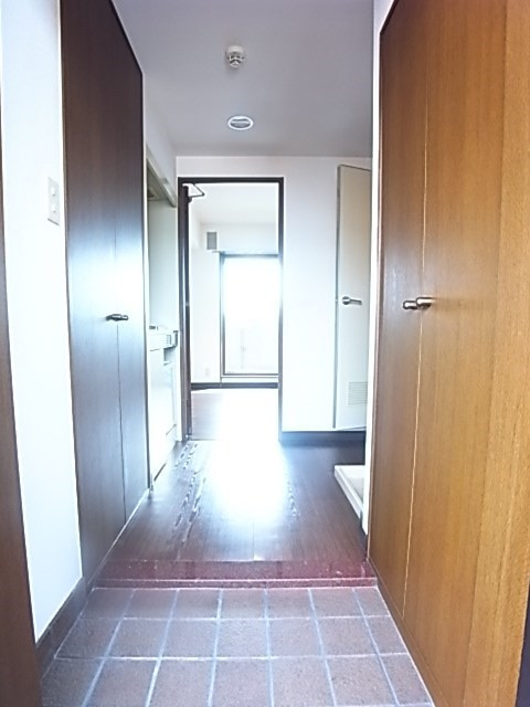 藤和シティコア神戸中道通の玄関|明るい玄関です