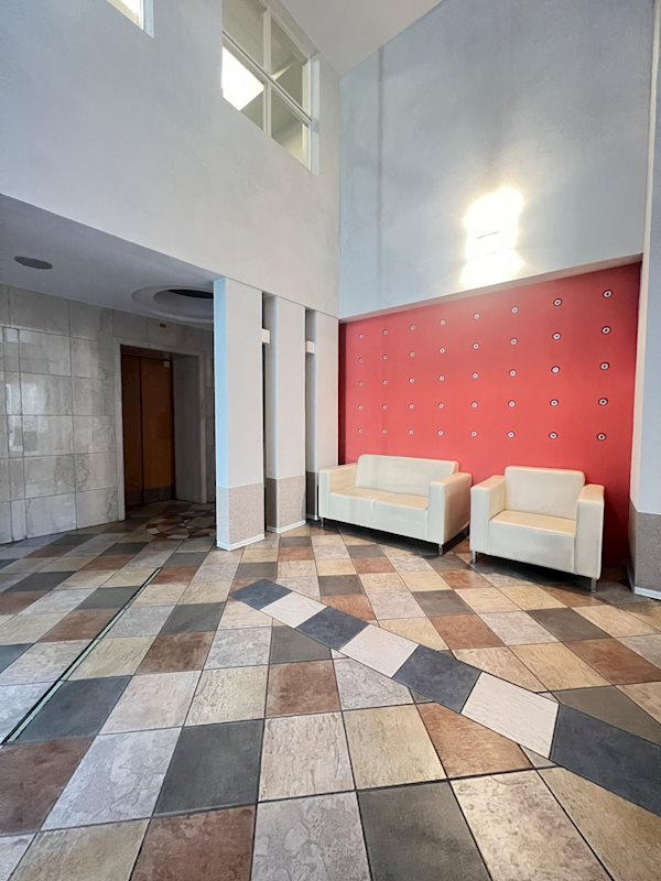 ワコーレ神戸元町アクシアのロビー